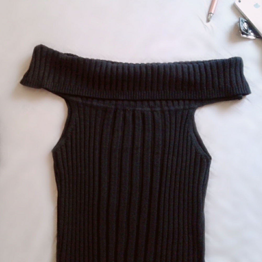 Sweater - Picture 2 of 4